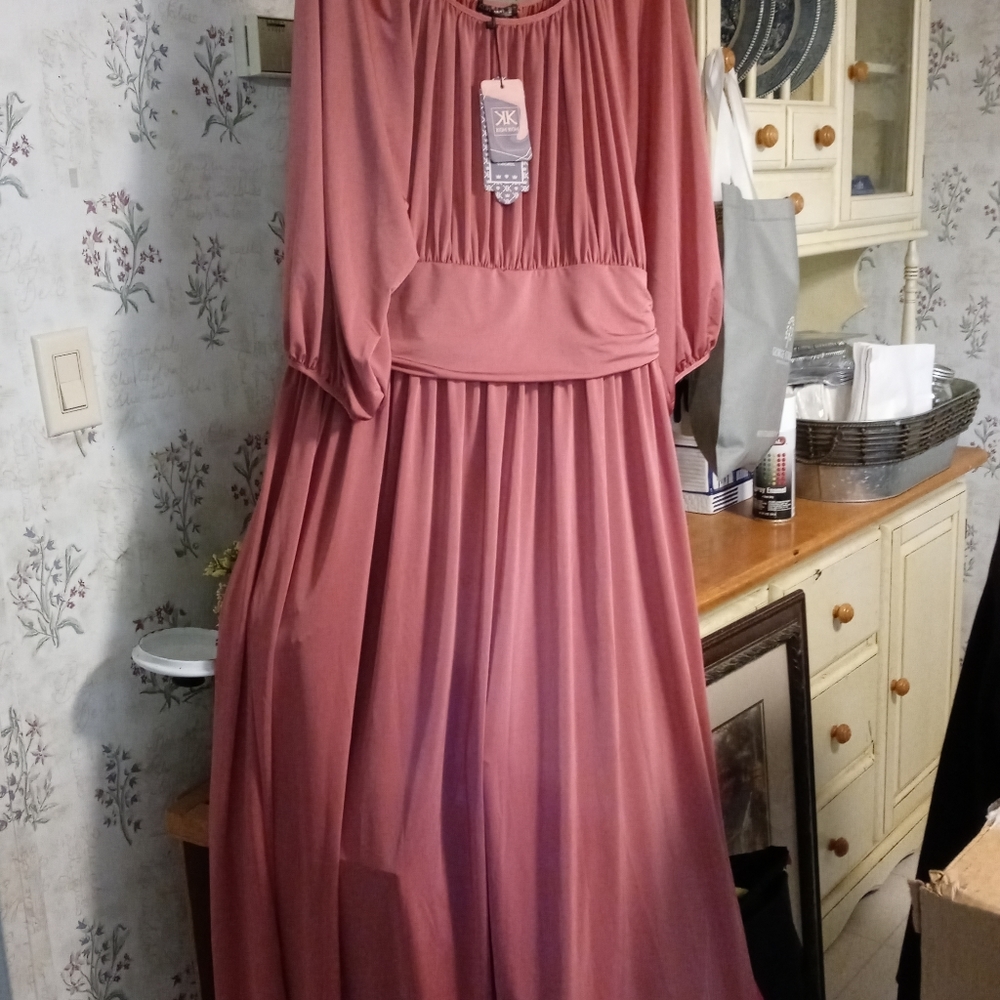 Dress - Picture 2 of 2